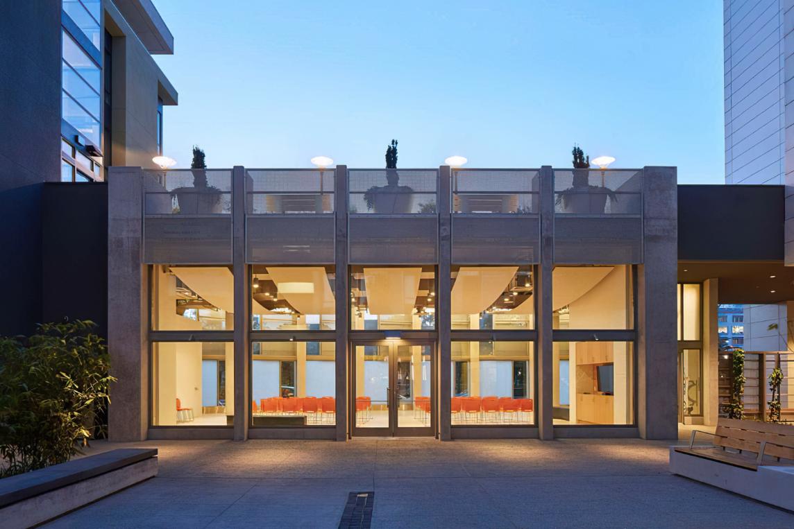 Retail storefront cleaning